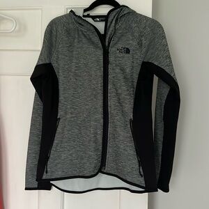North face jacket. Never worn. Size medium